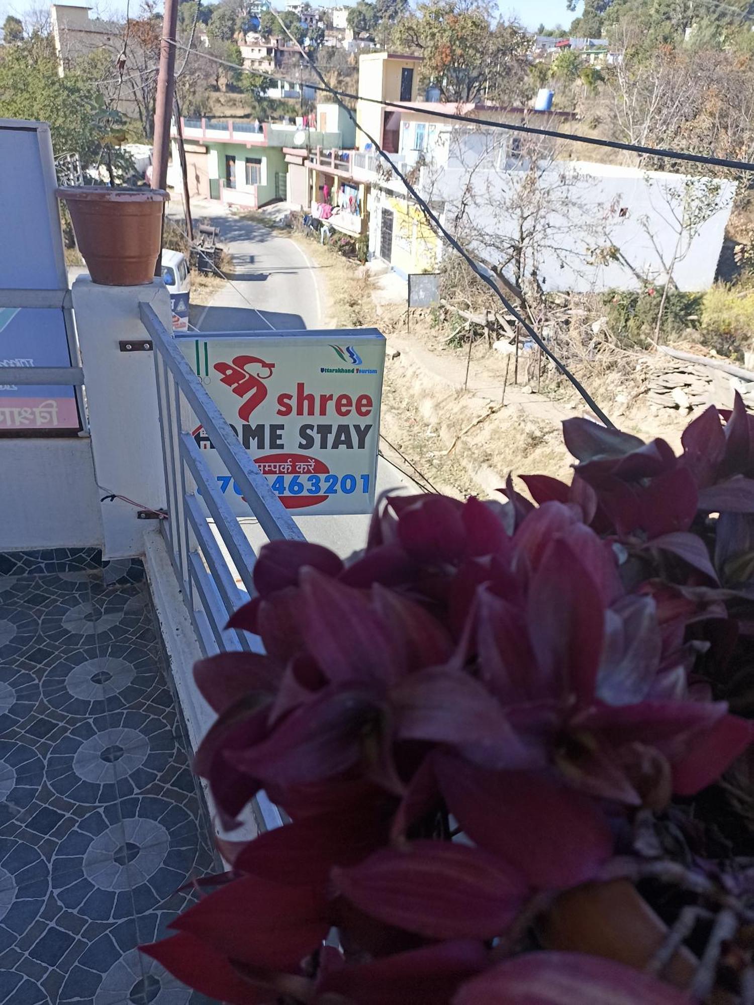 Shree Home Stay Dwarahat Ngoại thất bức ảnh